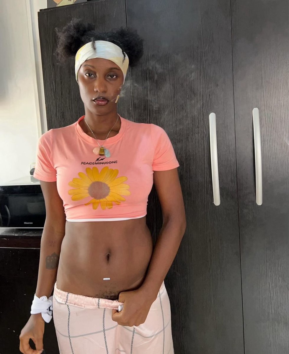 And this girl na lawyer o😂😂