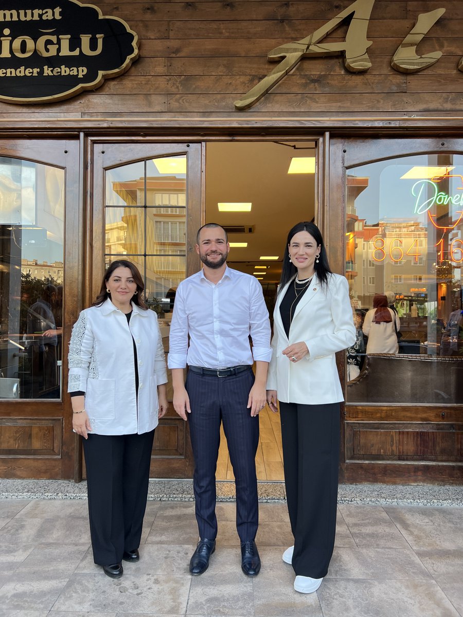 Emre ETE (@eteemre) on Twitter photo Kıymetli Vekillerimiz ile bugünden geriye kalan güzel bir anı…🌹
<a href="/avsengulk/">Şengül KARSLI</a> <a href="/SedaSaribas09/">Seda Sarıbaş</a> Kıymetli Vekillerimiz ile bugünden geriye kalan güzel bir anı…🌹
<a href="/avsengulk/">Şengül KARSLI</a> <a href="/SedaSaribas09/">Seda Sarıbaş</a>