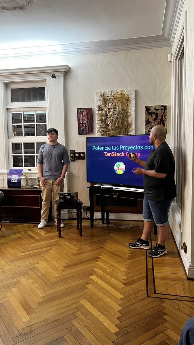 joselantifeka's tweet image. ¡El martes pasado di una charla en @React_BA junto a @javicerodriguez sobre #TanStackQuery! 🚀 Fue una experiencia increíble. Gracias a @React_BA por el espacio y a @incubator_it por el apoyo!.
¡Les comparto el video! 🎥👉youtube.com/live/RwaZODf54…