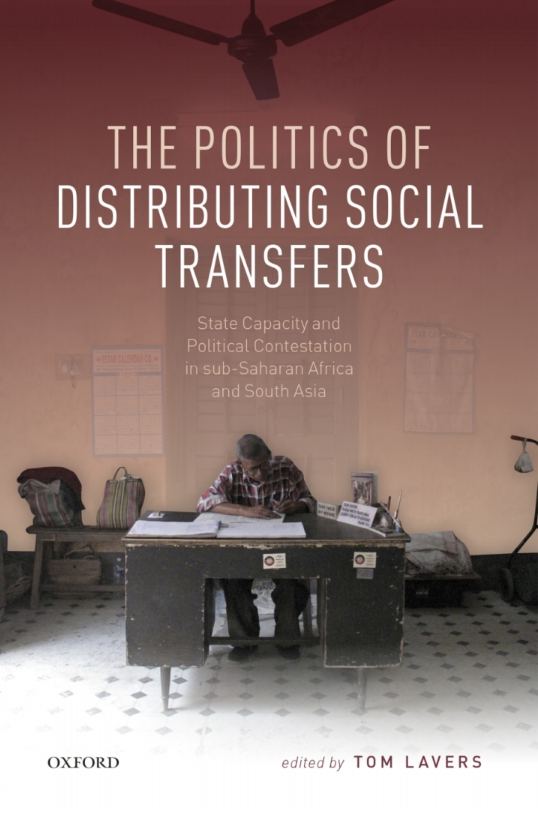 🔍The Politics of Distributing Social Transfers ed. by <a href="/LaversTom/">Tom Lavers</a> is reviewed by Rosina Foli in #JDevStudies

The review dives into how🏛️state capacity &amp; ⚖️ political dynamics impact social transfers in Sub-Saharan Africa &amp; South Asia!. 

👉Read more: doi.org/10.1080/002203…