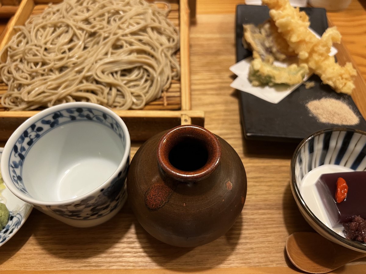 gourmetsauna's tweet photo. 接待ランチ＠三田

『蕎麦切 砥喜和』

評価：4.2/5
価格：¥4,000/人

充実したコースと丁寧なサービス、ハラル対応の一部メニュー変更にも柔軟で海外顧客も大満足。

入って右に８人程度の個室あり。
近隣ホテル・オフィス商談後のランチに👌

2024.10

#蕎麦切砥喜和
#三田グルメ
#ぐるさうメモ https://t.co/vucagBWHIC