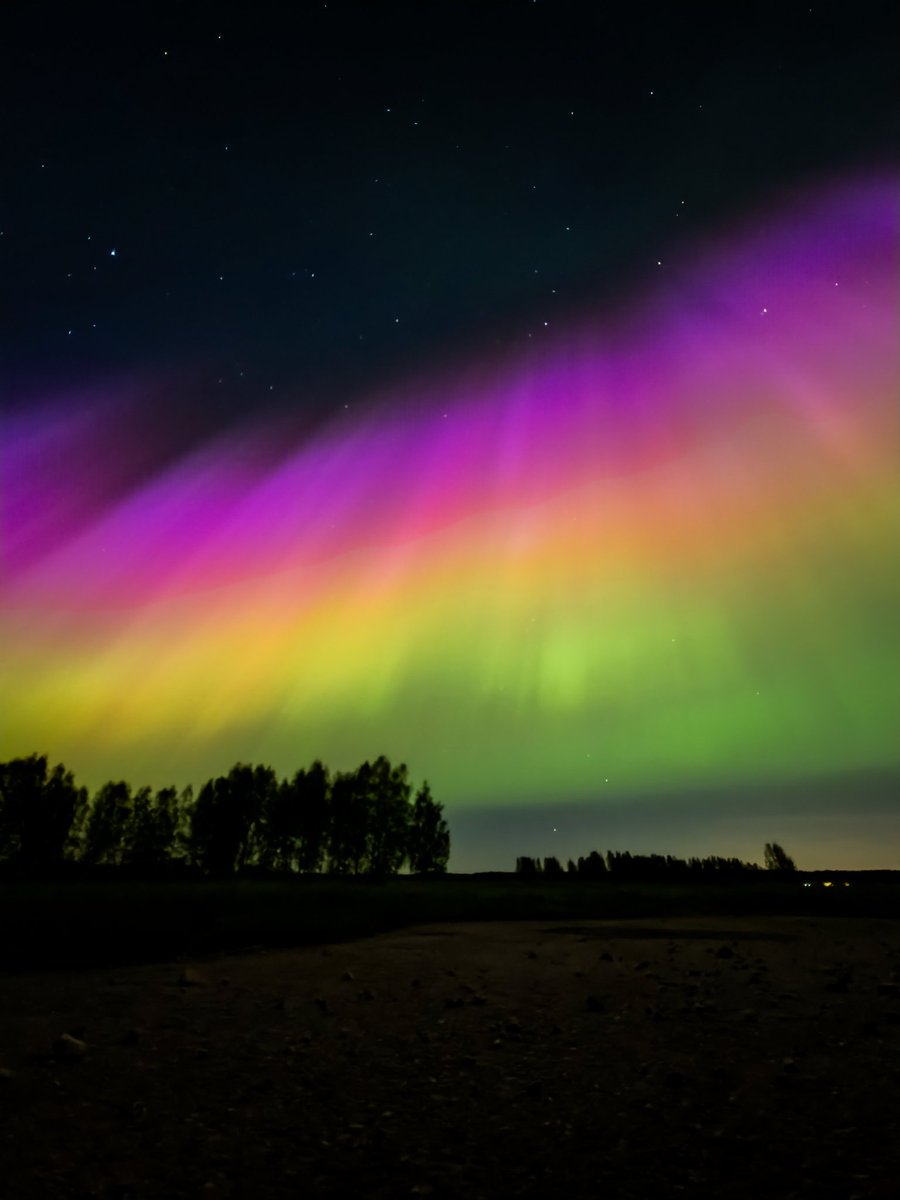 Hmm... Tad šovakar būs iespēja redzēt Ziemeļblāzmu? Mākoņi, vismaz pagaidām, izskatās labvēlīgi noskaņoti 🤔🧐 <a href="/astrovilks/">Ilgonis Vilks</a>