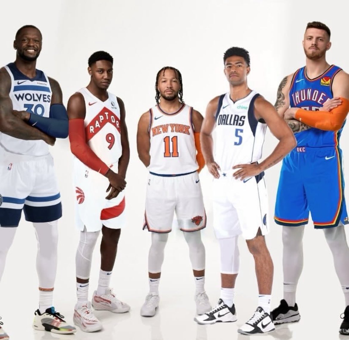 LetsTalkKnicks_'s tweet image. The 2022-23 Knicks 😂

(H/T nbatradecenter on IG)