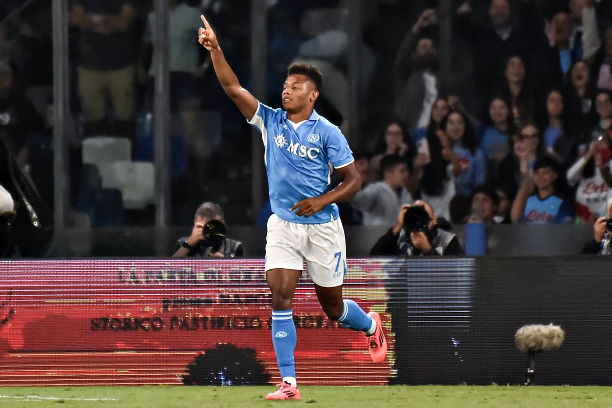 Neres ainda não foi titular na Serie A, mas...

🔹 Entrou aos 89' e fez uma assistência contra o Bologna
🔹 Entrou aos 79' e fez uma assistência contra o Parma
🔹 Entrou aos 81' e fez uma assistência contra o Cagliari
🔹 Entrou aos 80' e marcou um golo contra o Como

Super sub.