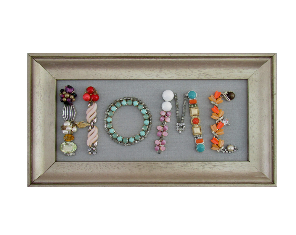 Carolyn40679267's tweet image. Framed Jewelry Art Sign 'Home' #Inspirational #WordArt #HomeSign #Decor #MomSisGift #VintageJewelry #Handcrafted #Repurpose bartlettpairart.com/product/frame-… via @jimmiesart