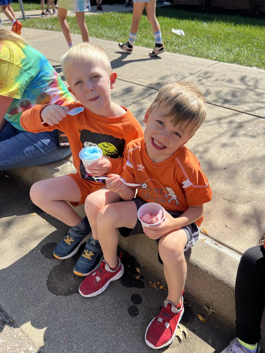 We loved our snowies! Thanks <a href="/SummitPTA/">SummitElementaryPTO</a>! <a href="/summitbees/">SummitElementaryFHSD</a>
