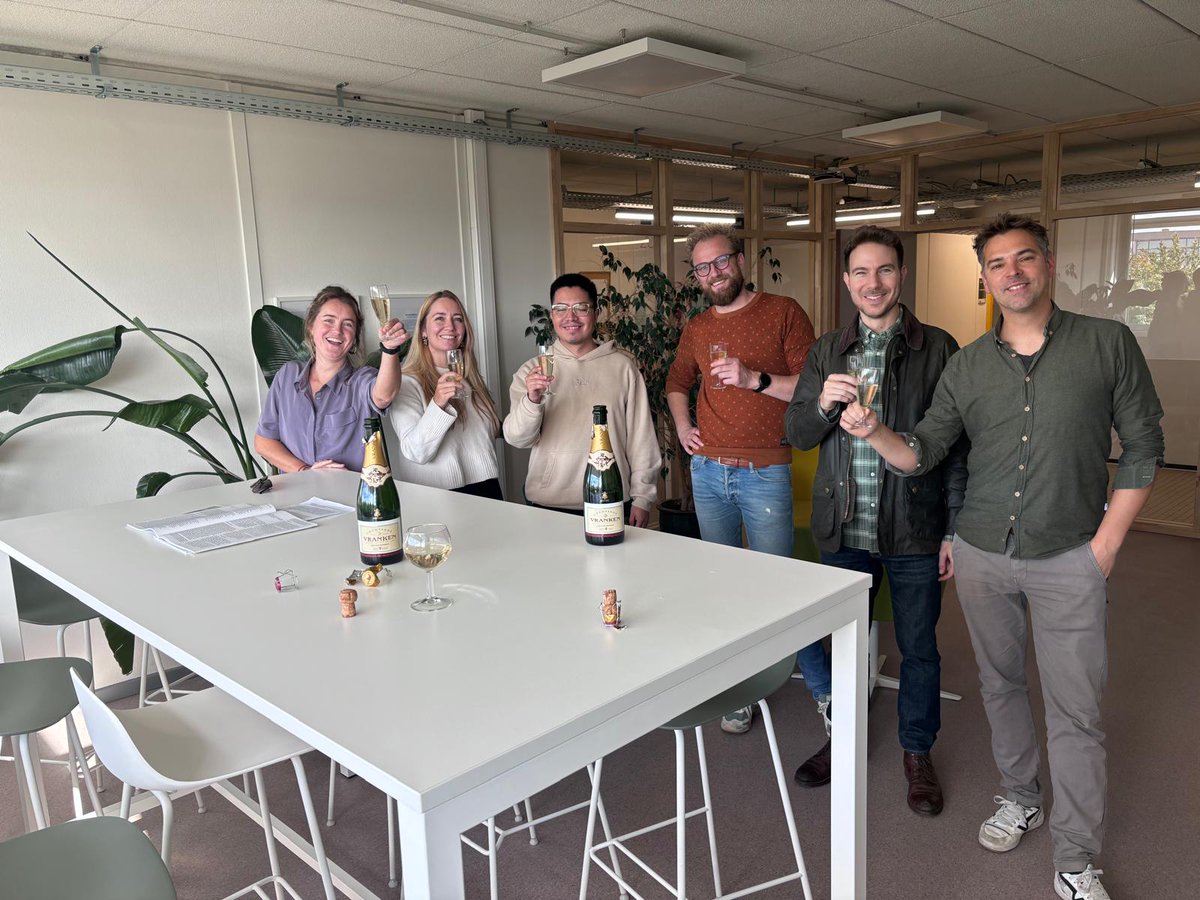 Ralf Vandam (@ralf_vandam) on Twitter photo Celebrating one of the new FWO PhD Fellows in style! Well-done Axel Cerón González. <a href="/AMGC_VUB/">Archaeology, Environmental Changes & Geo-Chemistry</a> <a href="/researchvub/">Research VUB</a> <a href="/FWOVlaanderen/">FWO</a> Celebrating one of the new FWO PhD Fellows in style! Well-done Axel Cerón González. <a href="/AMGC_VUB/">Archaeology, Environmental Changes & Geo-Chemistry</a> <a href="/researchvub/">Research VUB</a> <a href="/FWOVlaanderen/">FWO</a>
