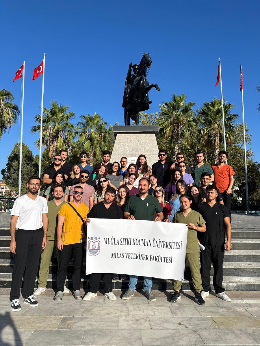 ARTAYYAGCI's tweet photo. 4 Ekim Dünya Hayvanları Koruma Günü'nde Fakültemiz Milas Patileri Topluluğu tarafından Milas Atapark'ta hayvan sevgisi için farkındalık etkinliği düzenlendi. Sevgi her canlıya dokunur ve dünyamız güzelleşir.
#MSKÜMilasVeterinerFakültesi https://t.co/IE0FU0t8gO
