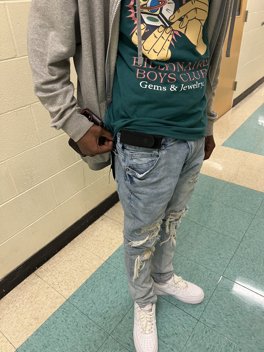 HCPSBW_BCA's tweet photo. We want to give a big THANKS to Mr. Wex,  @beltbro! The students really appreciate your belts. Thanks again for being our community partner! @HillsboroughSch @VanAyresHCPS @KarenPerezTampa @WashingtonShake @HCPSBoard @SDHCMagnet @MrGuestSSC @JuliaSCohen @hcpsdgaines @HCPSJones https://t.co/gXPH763dBP