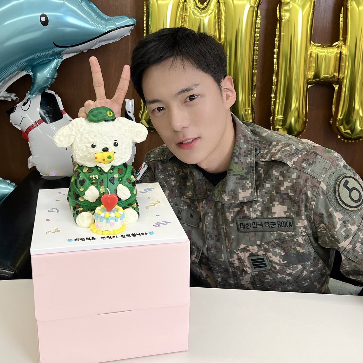 doigandi's tweet photo. 어떤 가나디가 세상에 나옴
쟤랑도 빛 받으러 나와봄
놓았던 유사를 끄적여보기 시작함
안썼더니 어케 쓰는지 까먹은듯
그래도 다시 쓰면은 봐주나요
만기전역 강쥐가 절 끌고와줫어요 https://t.co/Kr2dJ5QBgY
