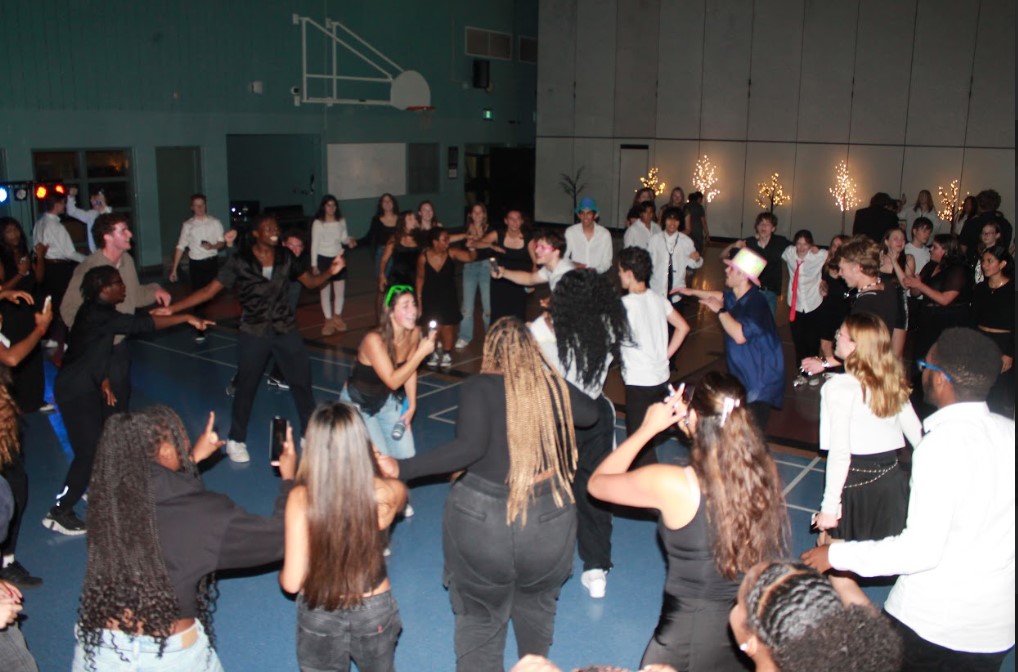 AllSaintsOCSB's tweet photo. Great turn out to Student Council's first HS dance of the year last night  #ThisIsASH https://t.co/NtDSk3sgAw