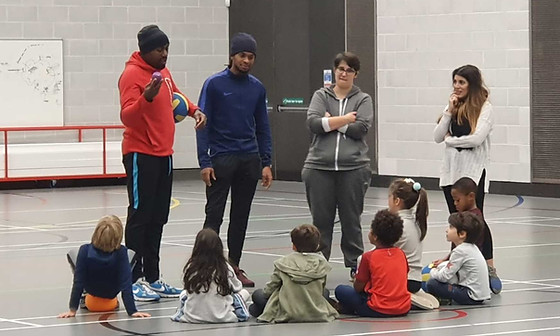 spondei's tweet photo. Nous sommes fiers de travailler avec des auto entrepreneurs proches du terrain.

C'est le cas de Coach Dany. Un amoureux du football qui initie et entraîne des enfants à South Park, Fulham.

N'hésitez pas à remplir ou partager son formulaire @spondei : https://t.co/eTGPhPEh7I https://t.co/DTKSI3tEZw