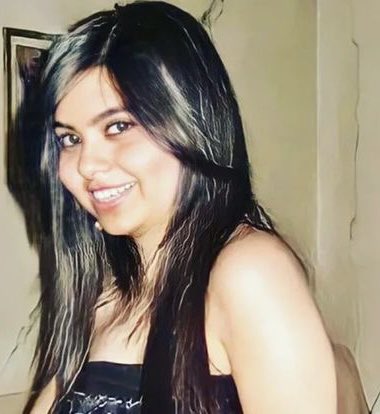 on1onmakesmecry's tweet photo. Kahraman Türk kadını, sen yerde sürünmeye değil, omuzlar üzerinde göklere yükselmeye layıksın.
 #ikbaluzuner https://t.co/gklAxJerBE