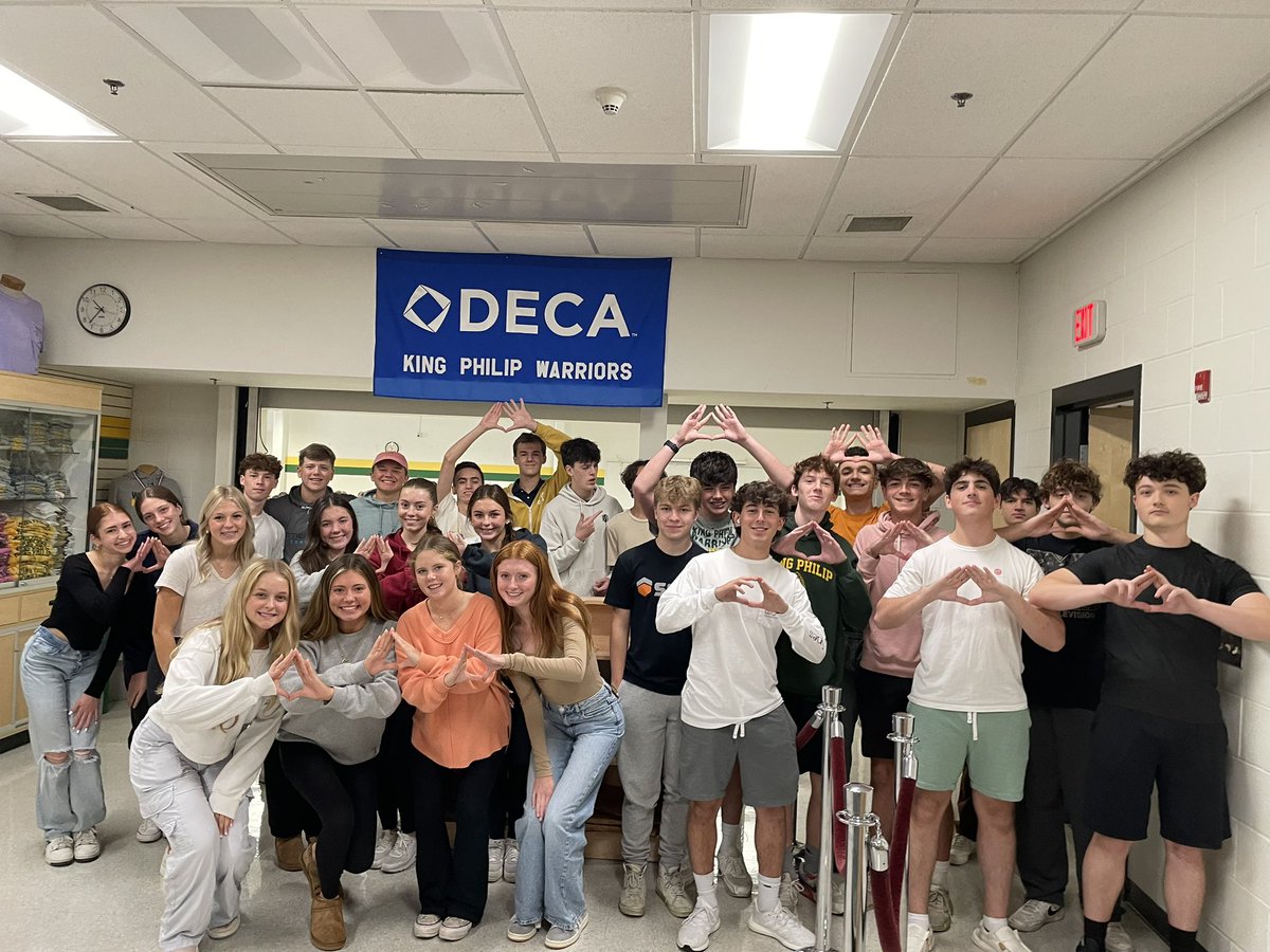 KPDECAchapter's tweet image. Day 5 of #DECASBEWeek features our appreciation to our DECA chapter!
@DECAInc
#BeTheOne
#ChartYourCourse