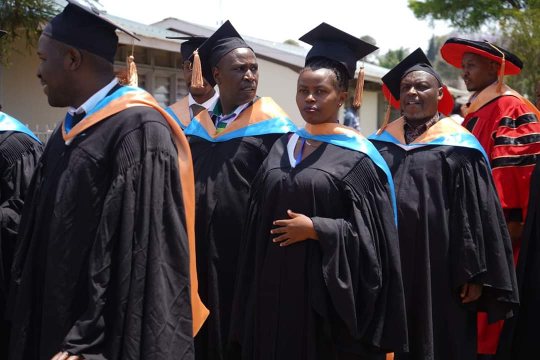 DiscoverMeru's tweet image. CECM for Trade, Tourism, and Cooperatives, Harriet Makena attended the graduation of participants from a two-week upskilling program facilitated by the Tourism Fund. 

#TourismFund #homeofadventure #tembeameru #KaribuMeru #MagicalKenya #MeruCounty