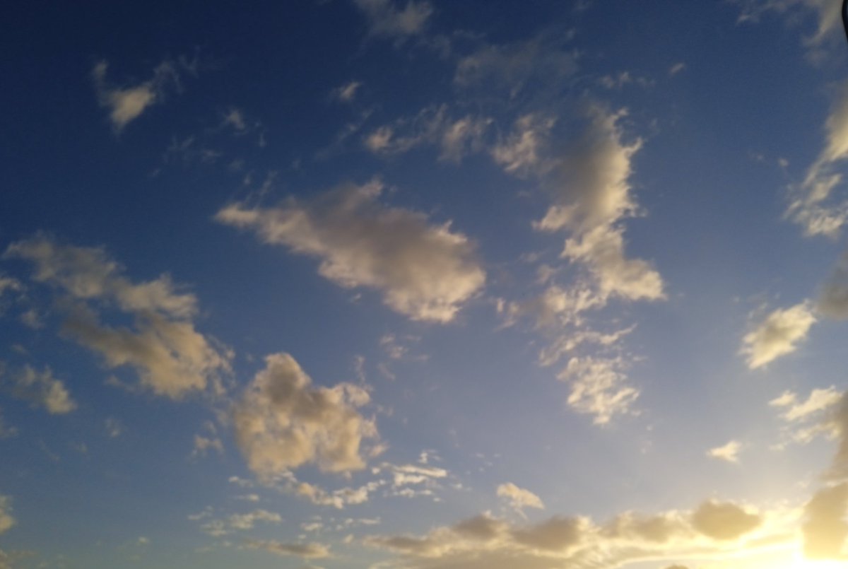 Giusepp34637041's tweet photo. #VentagliDiParole #InvitoAllaVisione di strani tramonti...#puglia https://t.co/ovoaLiLRSR