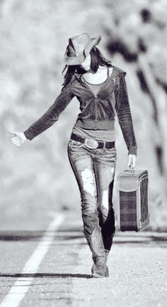 "No puedes encontrar la felicidad en el mismo lugar donde la perdiste..." 
              ~Haruki Murakami~