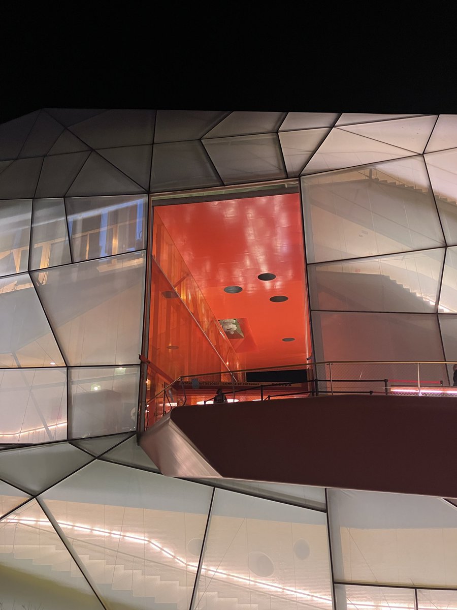 Tiene alguna cosilla mejorable (ninguna obra es perfecta), pero en general creo que es un acierto
#Plasencia #Selgascano