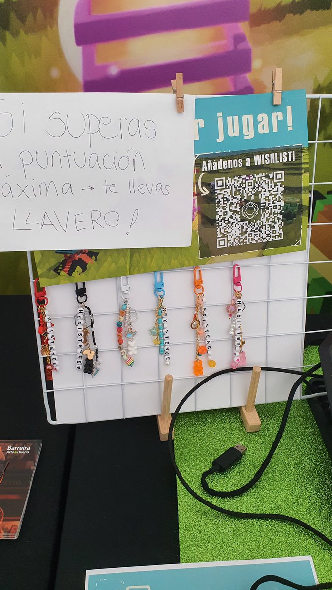 Primer día de <a href="/WeirdMarket/">WEIRD</a> superado!   Estamos súper ilusionados con el apoyo recibido hoy ✨️ Un montón de gente ha probado Hexistence e incluso han superado nuestra máxima puntuación!