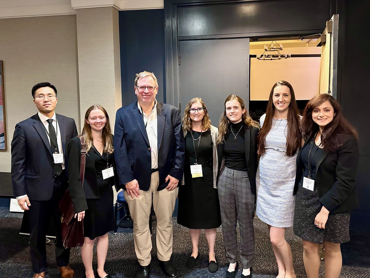 Browngensurg's tweet photo. We had an excellent resident turnout at the annual New England Surgical Society meeting where our very own Program Director, Dr. Miner, was announced as the president elect! We are so happy for him and know he’s going to make a great president! 💪🏼 https://t.co/6pEvjuw9Ha