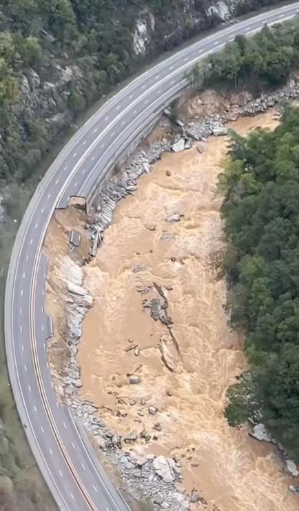SkylineKnox's tweet photo. Our hearts go out to all those impacted by the devastation of Hurricane Helene. The loss and destruction caused by this tragedy are unimaginable, and our thoughts are with the victims and their families during this difficult time. 
#HurricaneHelene #SkylineTransportation https://t.co/gdEKVWNt0L