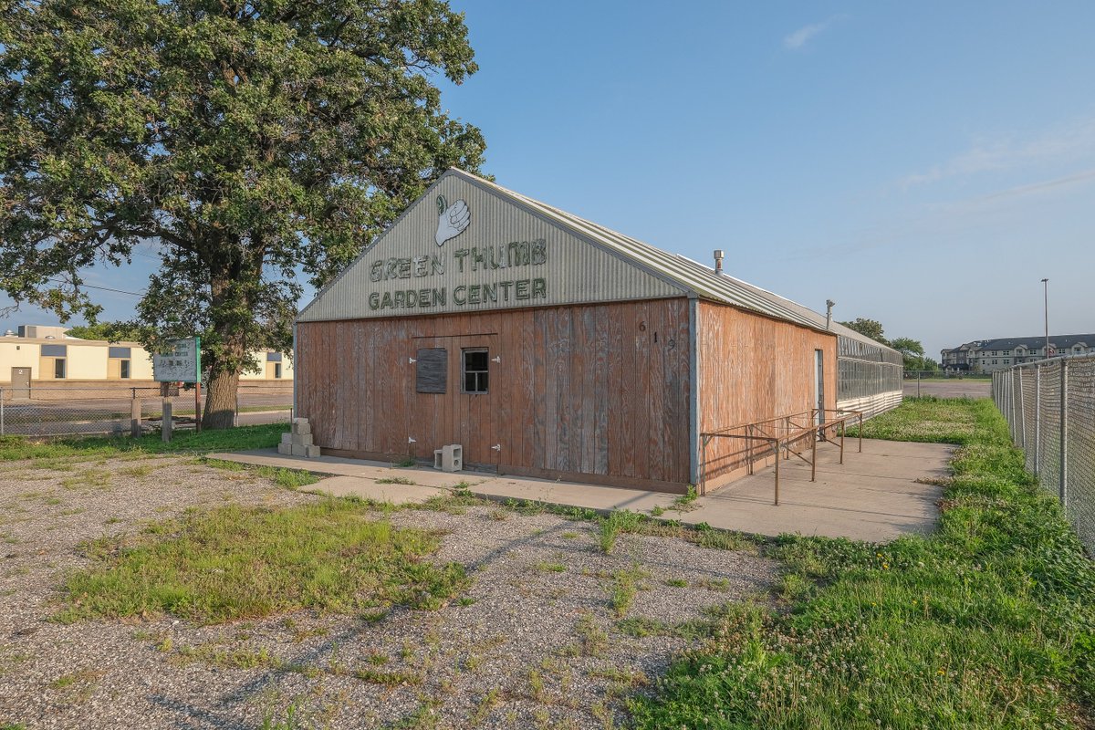 LandmarkMankato's tweet photo. 🚨 New Commercial Property for Sale! 🚨
619 Hope St, Mankato, MN – a 2,268 SF versatile space, zoned for commercial use! Perfect for special purpose or investment ventures.
📍 Location: Off Madison Ave, across from ISG Field
💰 Price: $249,000
📅 Tours available! DM for details. https://t.co/8P1nwani2e