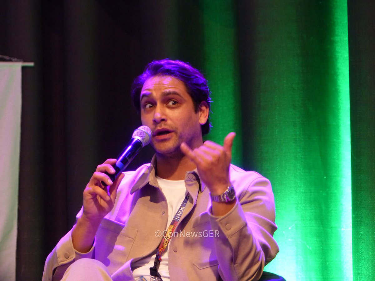 ConNewsGER's tweet image. Luke Pasqualino bei seinem Panel auf der Magiccon heute ☺️

#Magiccon #ShadowandBone @lucapasqualino