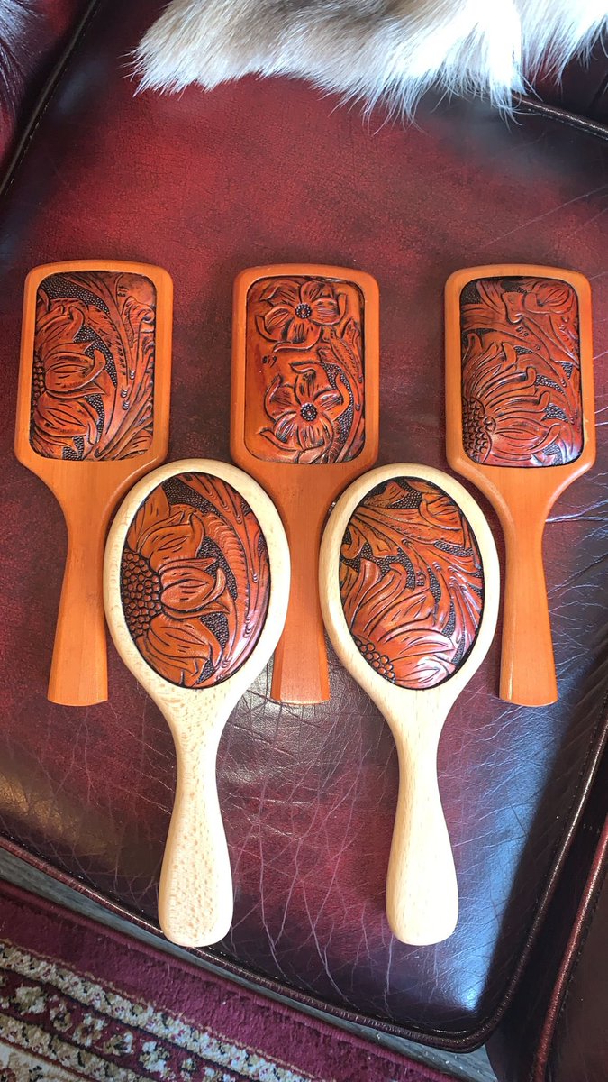 BignBuffBespoke's tweet photo. Alfred thought that one was not enough and the original needed some travel companions 💜😜#paddle #bespoke #bignbuff #tooledleather #supportsmallbusiness #staycreative https://t.co/5RCTyFePLO https://t.co/eyKhy9YJrH