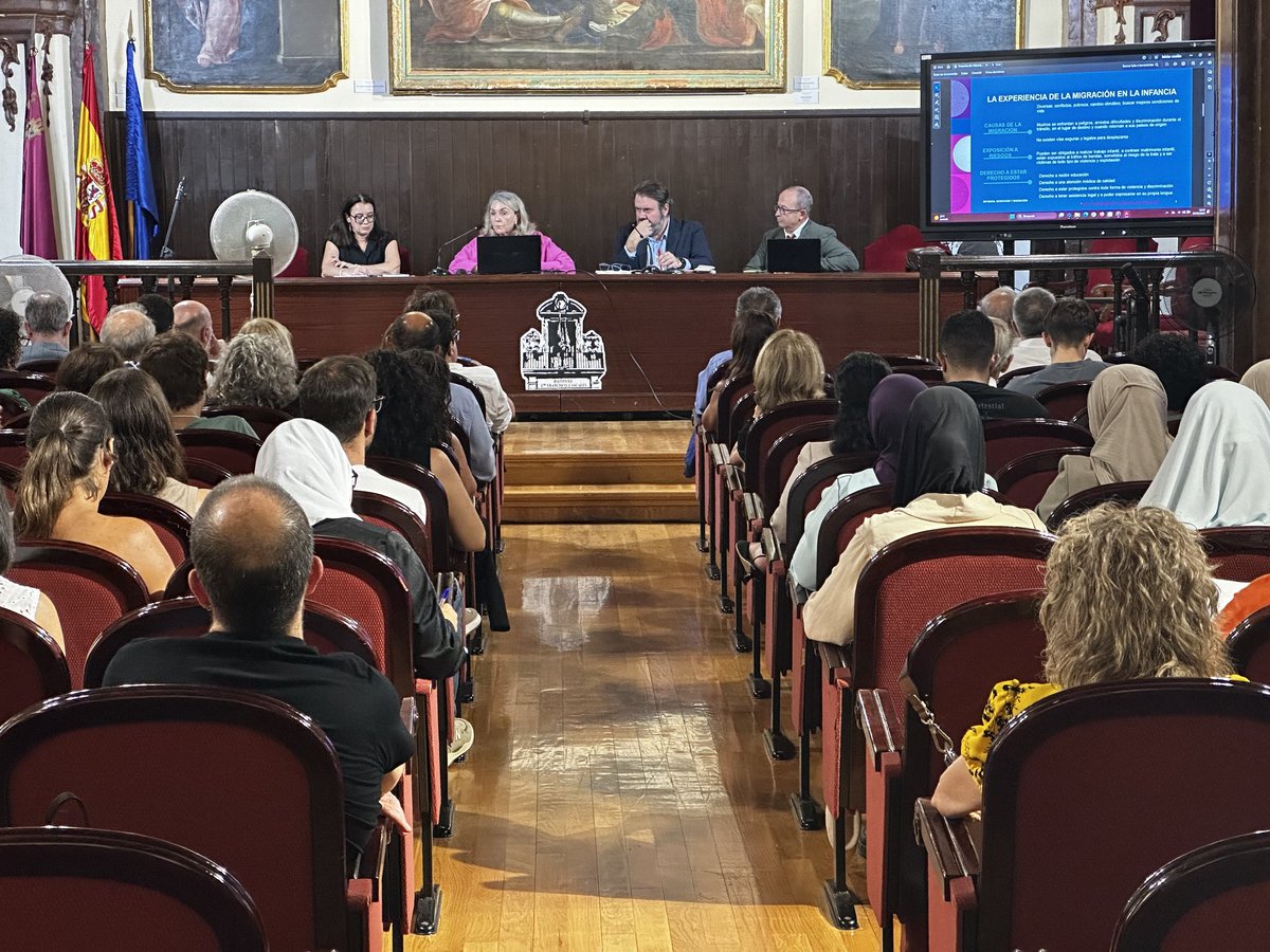rubeperezc's tweet photo. Hoy participamos en el acto 'Acogiendo a la infancia migrante' con la Sociedad de Pediatría del Sureste.

Es fundamental que nuestro sistema de acogida esté alineado con los derechos de la infancia, garantizando protección y dignidad para todos los niños y niñas que llegan solos. https://t.co/Lmt3YoTyus