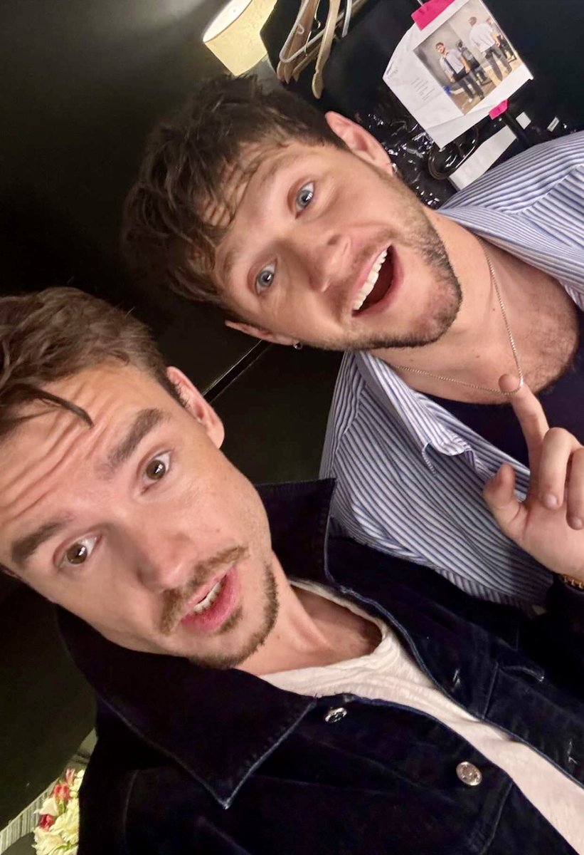 AngelaxHoran's tweet photo. 🚨速報！！！！

Niall &amp; Liam が再会しました！！！！！！
😭😭😭😭😭😭😭😭😭😭😭😭😭

Niallのアルゼンチン公演にて🇦🇷 https://t.co/NrNBA38Cwx