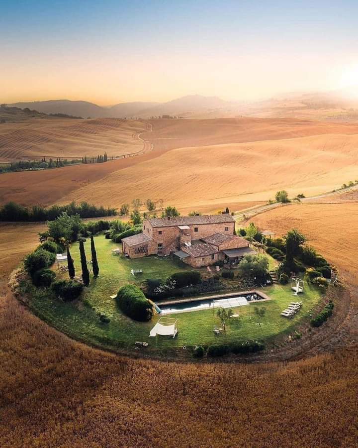 _amorou's tweet photo. Tuscany #Italy 🇮🇹 https://t.co/QZW1N8tzqh