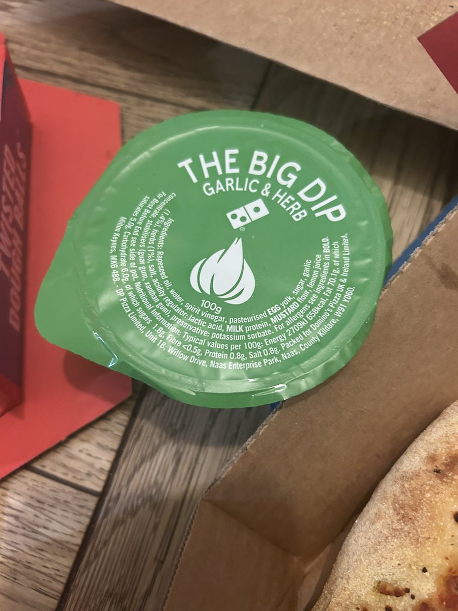 pol_claire's tweet photo. Just because you need a celebration on a Friday night @Dominos_UK 🎉#garlicandherbdip https://t.co/oIxC0yqFfN