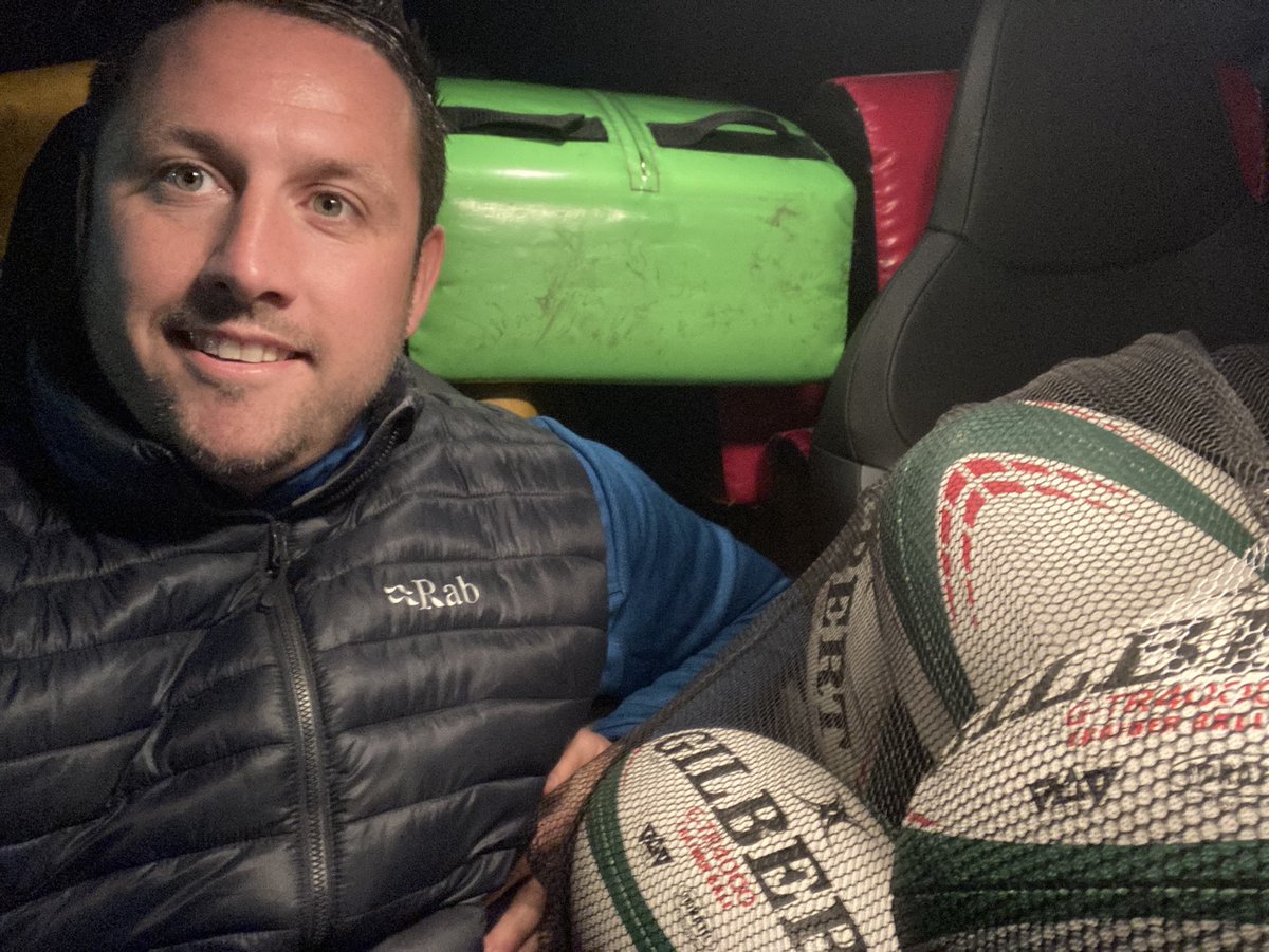 Back coaching tonight with the EPP (Emerging Player Pathway) sessions for YR10 pupils from the North Schools of Bridgend County.

Excited to work with over 120 different players in the coming weeks as part of the initial talent ID for <a href="/Bdsru15s/">Bridgend Schools U16s</a> &amp; <a href="/ospreys/">Ospreys</a> age grade pathways 🏉