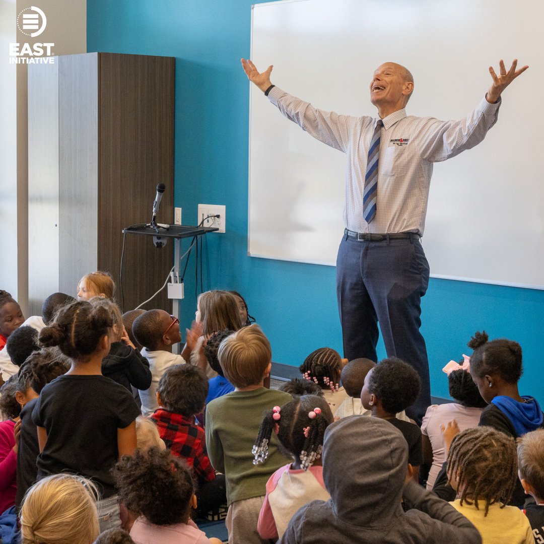 EASTinitiative's tweet image. We&apos;re working with Craig O&apos;Neill for his Reading Road Trip series! EAST at Vilonia High School students Triston Wyatt and Lana Tackett filmed Craig&apos;s visit to Murrell Taylor Elementary School and are creating a highlight video for his channel.