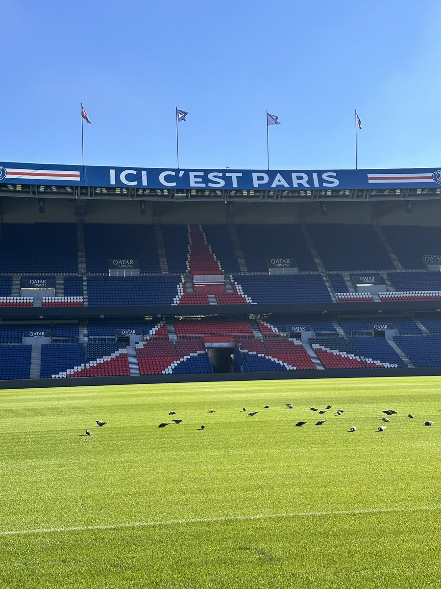 Excellente première journée au salon Your Future de <a href="/vlmedia_/">VL.</a> ! 

Nous avons pu échanger avec une centaine d’étudiants qui, pour la quasi-intégralité d’entre eux, n’avaient aucune connaissance des Grandes Écoles et du fait qu’à 15 de moyenne, le débouché soit naturel.