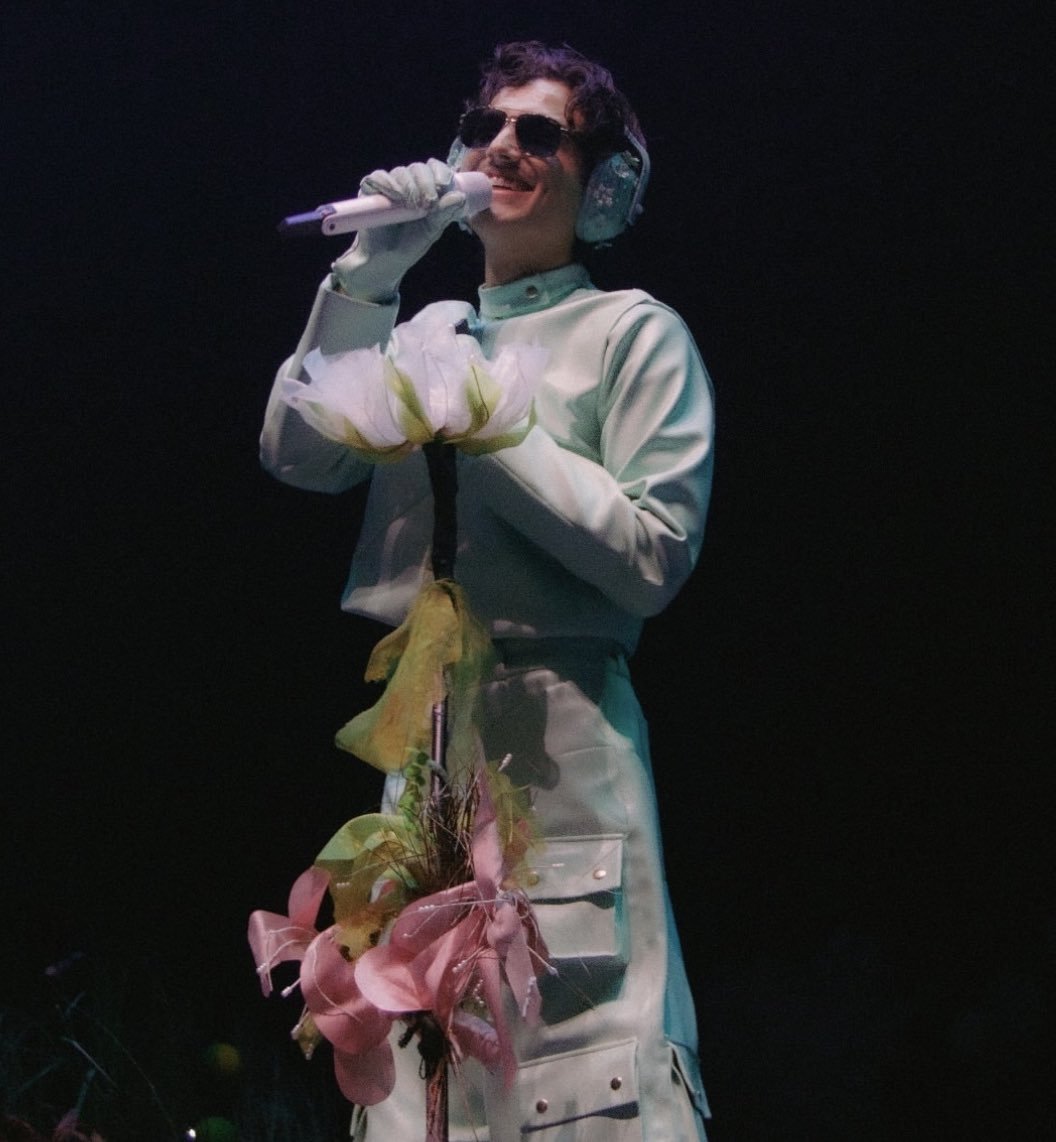 andy 🌸☁️ tweet media