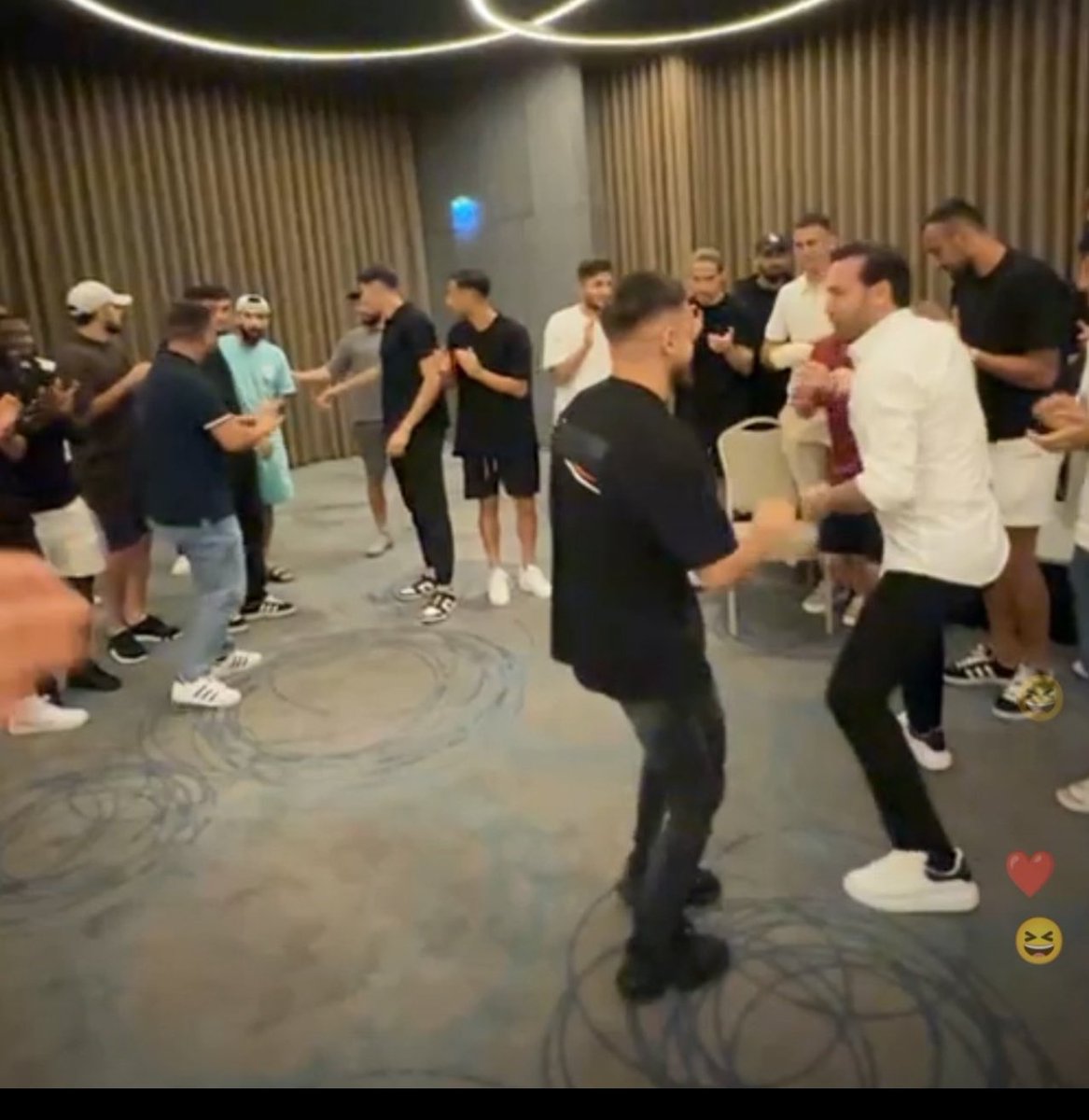 ADANADEMİRSPOR bu değil ..! Bu nispet kime ? Bu acımasızlık kime ? 7 maçta 1 puan almış takıma yapılan bu eğlence organizasyonu kime karşı ? Canımız yanıyor , yapmayın ..! Biraz adabınız olsun yahu .!!!!!!!  <a href="/AdsKulubu/">Adana Demirspor</a>