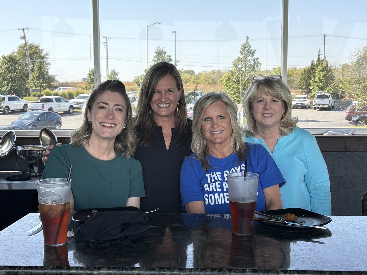 Great day ☀️ to spend at TopGolf⛳️ with our team!! 🏌🏻‍♀️🏌️ HMN Architects 
#HMNArchitects #topgolf #funfriday