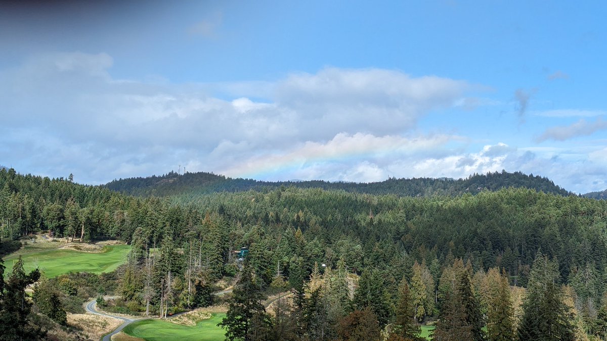 Cool luminous prism effect under the clouds today. 😎