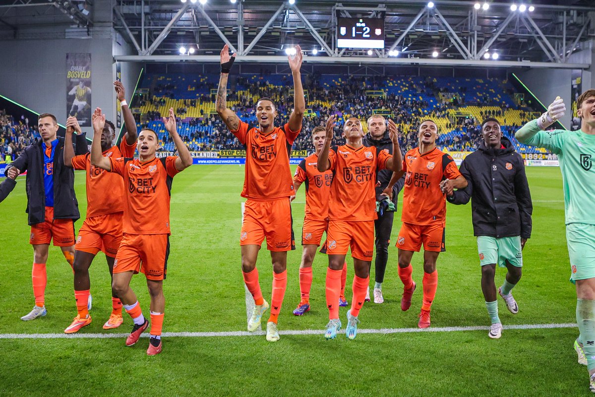 fcvolendam's tweet photo. π‘β« β π β«
π€© Deze is lekker, zeg!
#VITVOL | #VolVoorOranje https://t.co/A6cP1wMGad