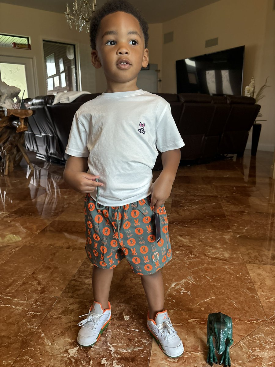amourrtionaa's tweet photo. I do this shii for my lil boy he deserve everything 🧡🤍🫶🏽 https://t.co/0FN0R1EEj8