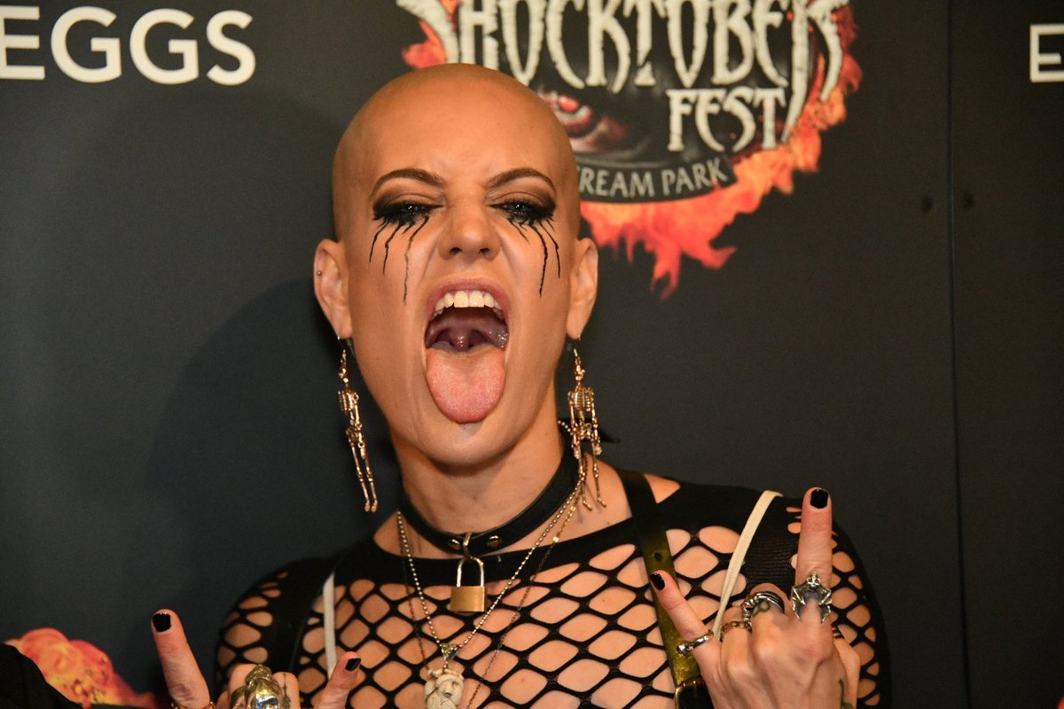 Celebrities hit the 'black carpet' at <a href="/Tulleys_Shock/">Shocktober Fest</a> #WeDareYou
