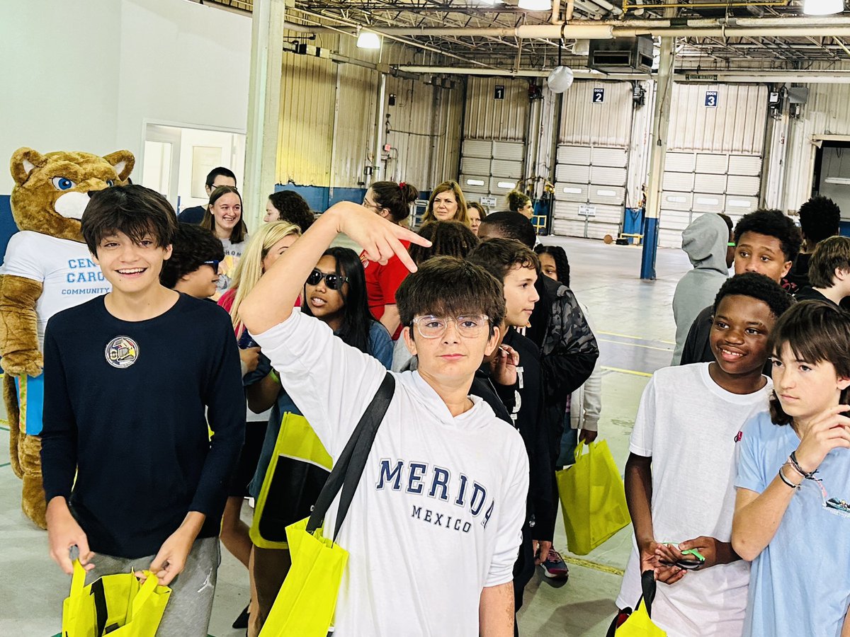 MegReeceBrown's tweet photo. @iamcccc @mertekjerry @BearCreekAR @Wolfspeed @CaterpillarInc The energy at CCCC’s Manufacturing Day was 🔥! We’re building a powerful pipeline, guiding students toward high-paying, in-demand careers. The future of manufacturing is bright, and these students are ready to lead the way! 💪 #MFGDay2024 @iamcccc https://t.co/Xe9seyS4zt