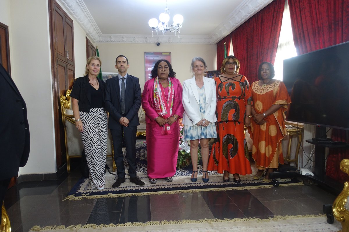 Madame le #MINRESI  Dr Madeleine TCHUINTE a reçu en audience le 04 octobre 2024, une délégation de l'Ambassade de    <a href="/FRauCameroun/">France au Cameroun 🇫🇷🇪🇺</a>
<a href="/IFCameroun/">Institut français CM</a> 

Lire le compte rendu:
minresi.gov.cm/cooperation-sc…