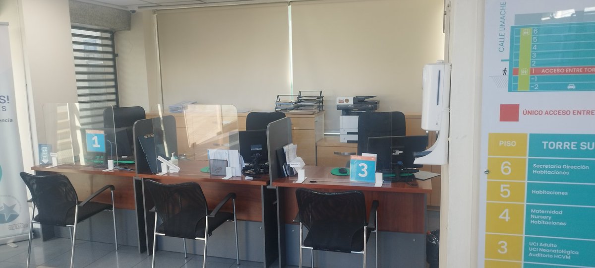 PTeillier's tweet photo. Cómo puede ser posible que tengan 6 puestos, dónde solo esté 1 persona atendiendo y además se da el lujo de mandarse a cambiar dejando a todos esperando!! Es una falta de respeto por parte de @ClinicoVM!!
Más de 1 hora para atender a 1 persona!! https://t.co/7KXinOANO2