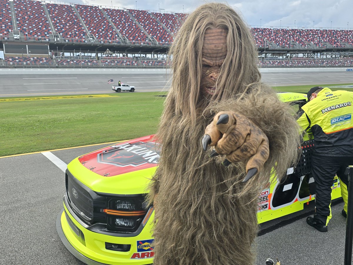 Blake Smith 🏁🎙 (@blakeonthemic) on Twitter photo Not sure how <a href="/Matt_Crafton/">Matt Crafton</a> is going to get the helmet to fit but he's all in for <a href="/JackLinks/">Jack Link's Jerky</a> at <a href="/TALLADEGA/">Talladega Superspeedway</a> Not sure how <a href="/Matt_Crafton/">Matt Crafton</a> is going to get the helmet to fit but he's all in for <a href="/JackLinks/">Jack Link's Jerky</a> at <a href="/TALLADEGA/">Talladega Superspeedway</a>