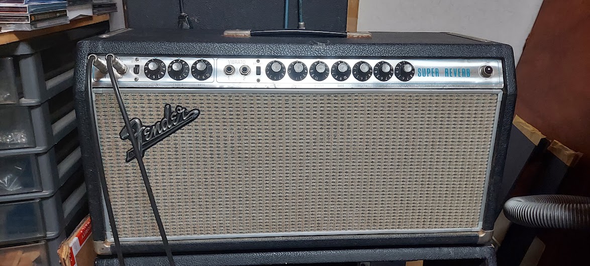 einunikohada666's tweet image. ここ数年使ってない。
また火を入れないと。

#superreverb
#fender
#fenderamp
#fenderamps