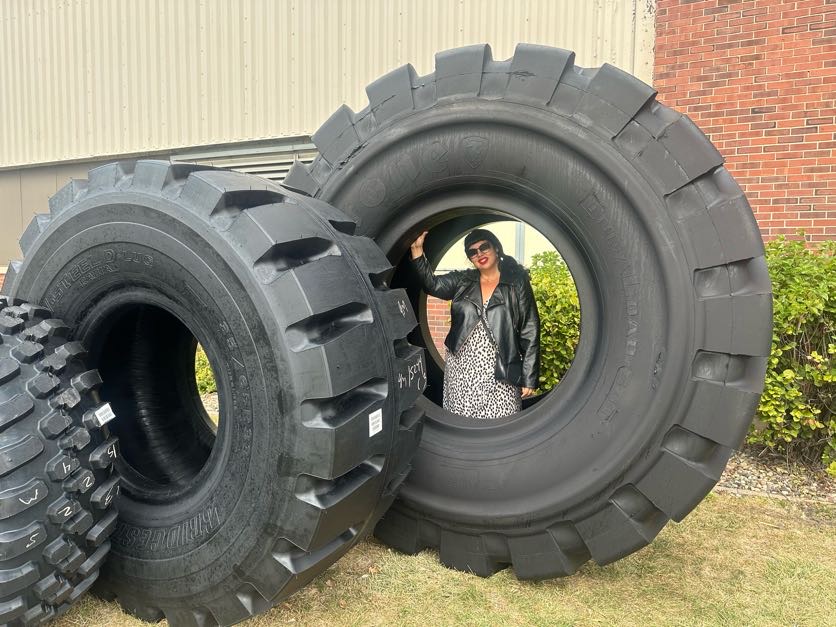 Exciting Friday with <a href="/IMA_Today/">Illinois Manufacturers' Association (IMA)</a> as we helped kick off their 3rd annual "Makers on the Move” tour that will visit manufacturing facilities, colleges and high schools across Illinois to raise awareness about careers in manufacturing! makersonthemove.org #MFGDay24