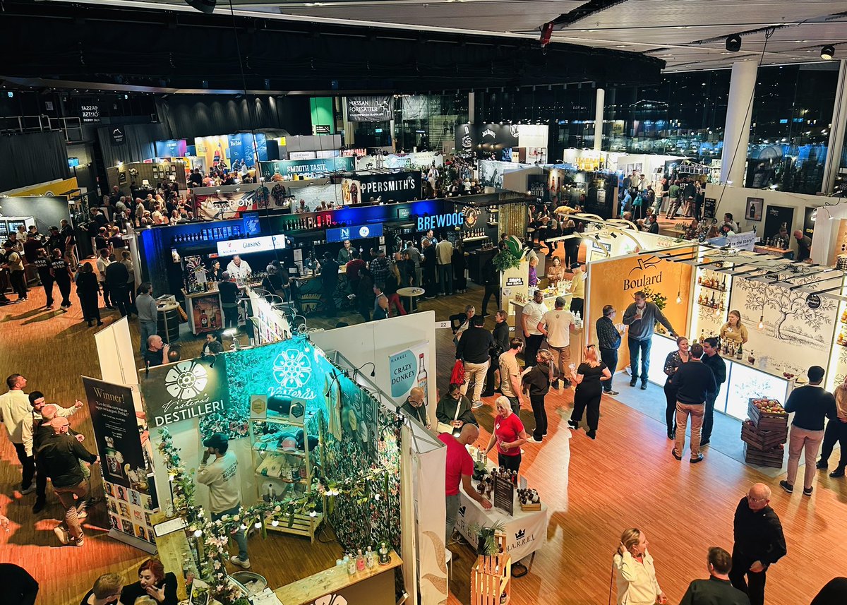 En fantastisk första dag av Öl &amp; Sprit Stockholm. Imorgon öppnar vi kl 12.
Missa inte lördagen på Stockholm Waterfront. 

svenskadryckesmassor.se/massa/olochspr…