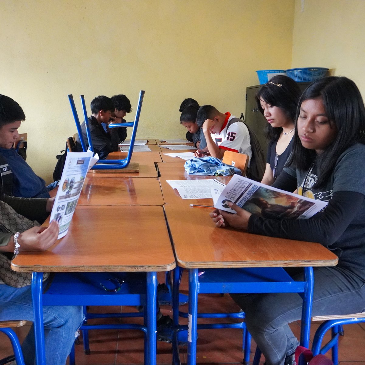 EFTCFoundation's tweet image. ¡Gracias EntreMundos por compartirnos sus revistas! 📰 Nuestros alumnos realmente las disfrutan y aprenden muchísimo con cada edición. ❤️📚 ¡Es un placer tener estos recursos en nuestras aulas! 🙌✨

#Agradecidos #LecturaQueInspira #PorLaEducación #JuntosPorElAprendizaje